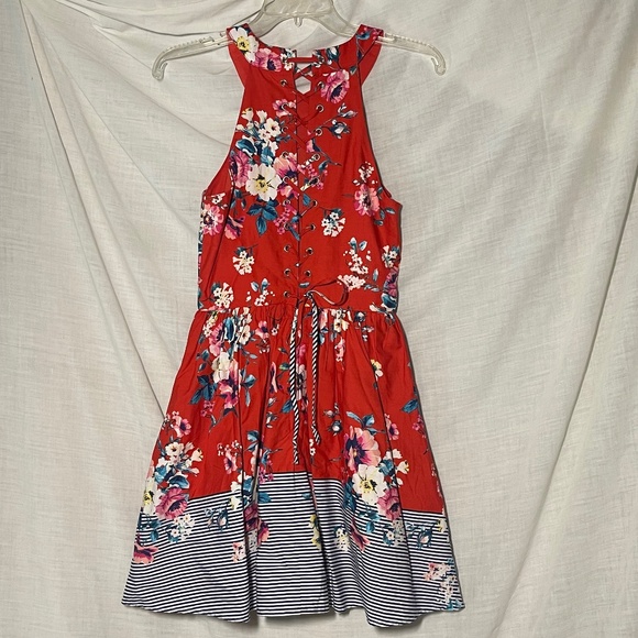 AUW Women’s Red Floral Summer Dress. Lace Up Back. Sleeveless Size Small. - Picture 2 of 6